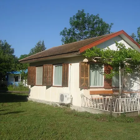 Vestony Bungalows